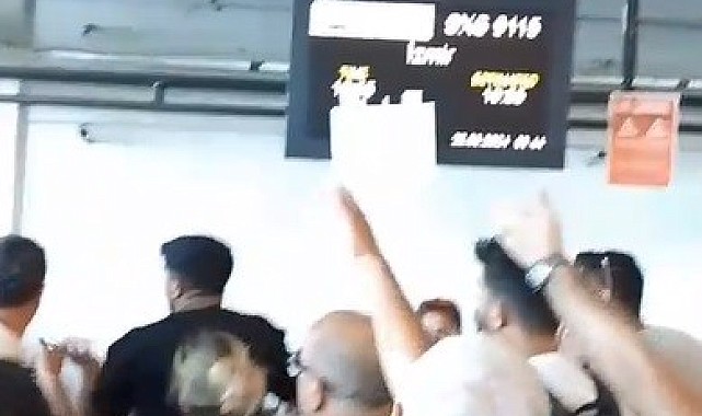 Kars'ta uçak seferi iptal edildi, yolcular isyan etti