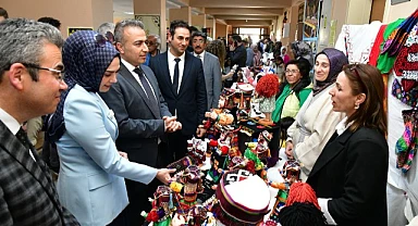 Kursiyerlerden 'Hayat Boyu Öğrenme haftası' sergisi