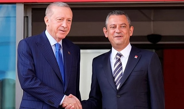 Özel'in "Belediyelerimizde akraba ataması yok" sözlerine AK Parti cephesinden yanıt: Özel, vatandaşı kandırıyor