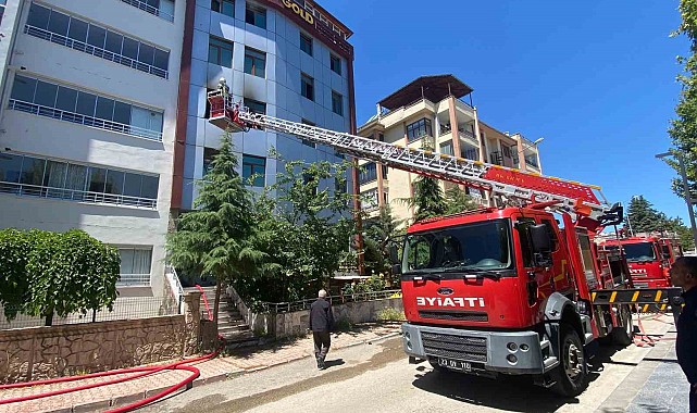 Pansiyonda yangın: Dumandan etkilenen 2 kişi kurtarıldı