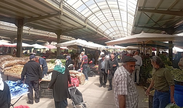 Pazarda bayram hareketliliği