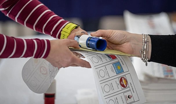 Son seçim anketinde çarpıcı sonuç! CHP ile AK Parti arasındaki fark 3 puana yakın
