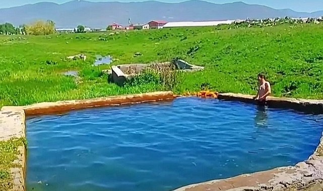 Sugöze çermiği çocukların yüzme havuzu oldu