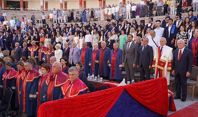 Vekil İncesu, Başkent Üniversitesi'nin törenine katıldı