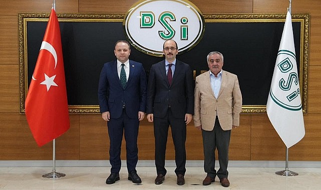 Vekil Koç, DSİ Genel Müdürü’nden çalışmalar hakkında bilgi aldı