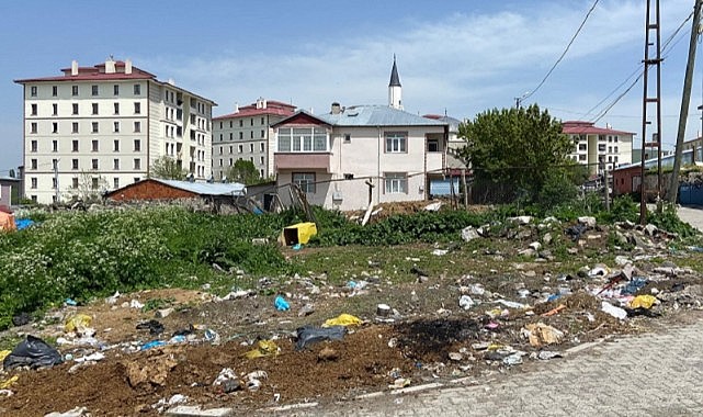 Yenimahallede toplanmayan çöpler hat safhaya ulaştı