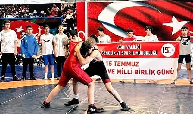 Ağrı'da 15 Temmuz Şehitleri anısına sportif müsabakalar düzenlendi