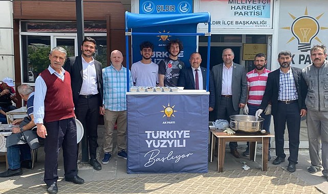 AK Parti Çıldır İlçe Teşkilatı'ndan aşure ikramı