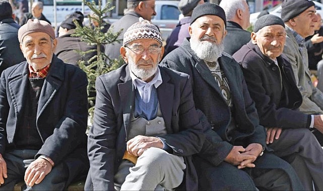 AK Parti, en düşük emekli maaşına yapılacak zamla ilgili tarih verdi