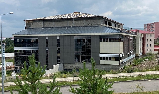 Ardahan Kültür Merkezi inşaatı yılan hikâyesine döndü
