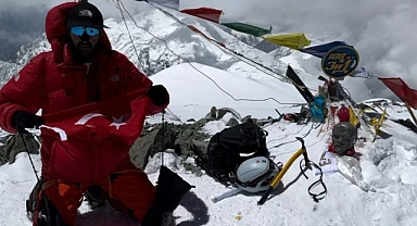 Ardahanlı dağcı Yılmaz Lenin Peak'te zirve yaptı