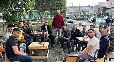 Başkan Budak, Belediye personeliyle sohbet edip, yorgunluk çayı içti