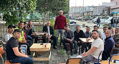 Başkan Budak, Belediye personeliyle sohbet edip, yorgunluk çayı içti