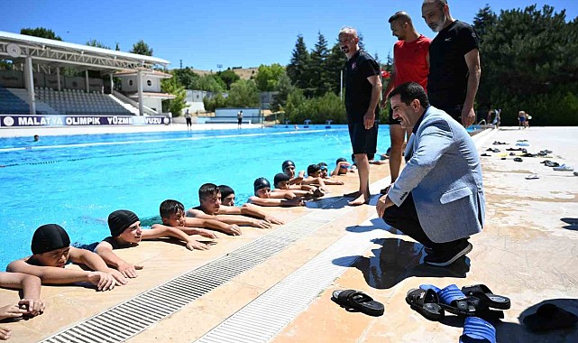 Başkan Taşkın, "Gençlerimizin yanındayız"