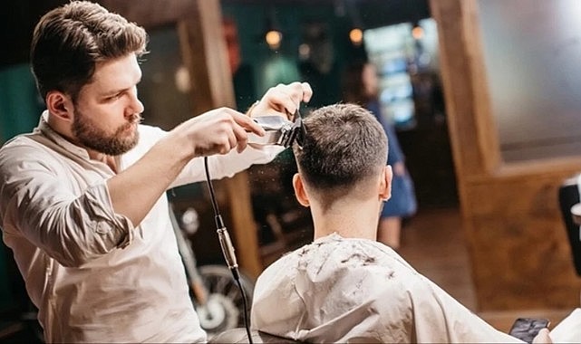 Berber, kuaför ve güzellik salonlarında yeni dönem bugün resmen başlıyor