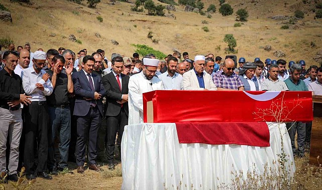 Böbrek yetmezliğinden hayatını kaybeden Gazi Arslan son yolculuğuna uğurlandı