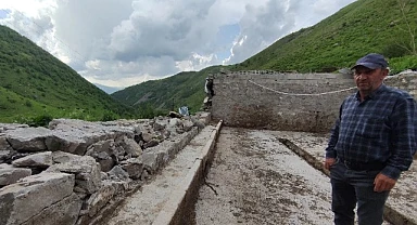 Çığda evi yıkılan Şimşek ailesi kaldığı cami lojmanından da çıkartılıyor!