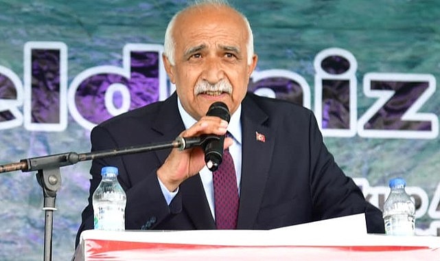 Çıldır Belediye başkanı Azizoğlu, festivalde doğalgaz müjdesi verdi