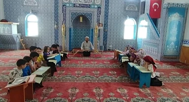 Çıldır’da çocuklar camileri doldurdu