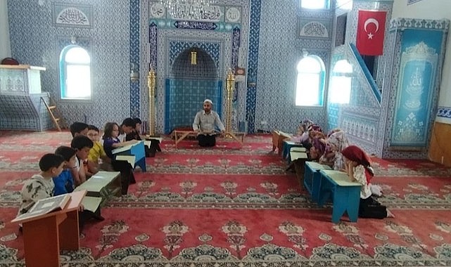 Çıldır’da çocuklar camileri doldurdu
