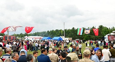 Çıldır Göl Festivali renkli görüntülere sahne oldu