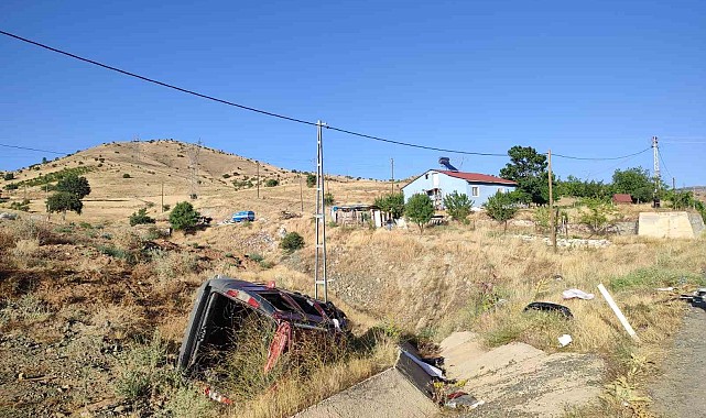 Elazığ'da hafif ticari araç şarampole yuvarlandı: 1 yaralı