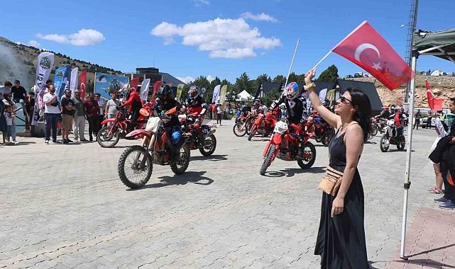 Erzincan Ergan Dağında renkli festival