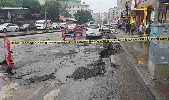 Erzurum'da sağanak yağış sele dönüştü