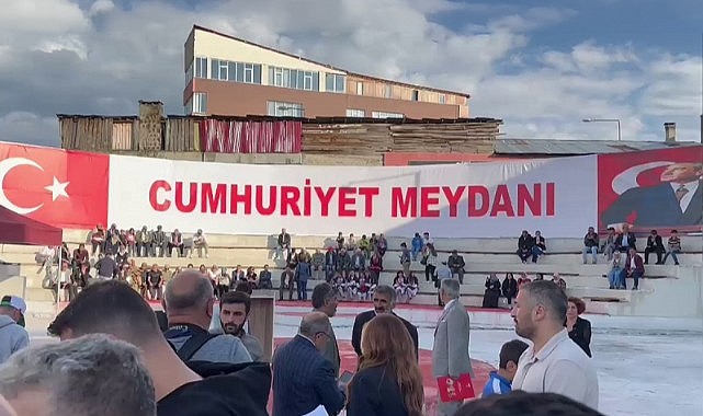 Göle cumhuriyet meydanı açıldı