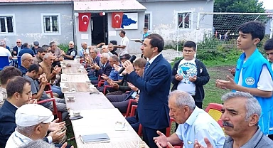 Hanak İlçe Müftülüğü'nden aşure ikramı