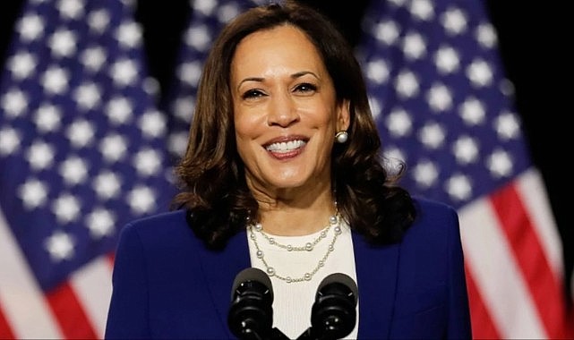 Kamala Harris kimdir? Seçimi kazanırsa ABD tarihinde bir ilke imza atacak