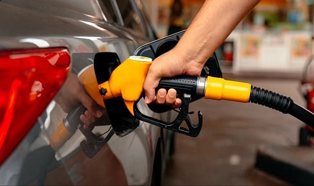 Motorine 1 lira 47 kuruş indirim geldi! Tabeladaki rakam dün gece itibarıyla değişti