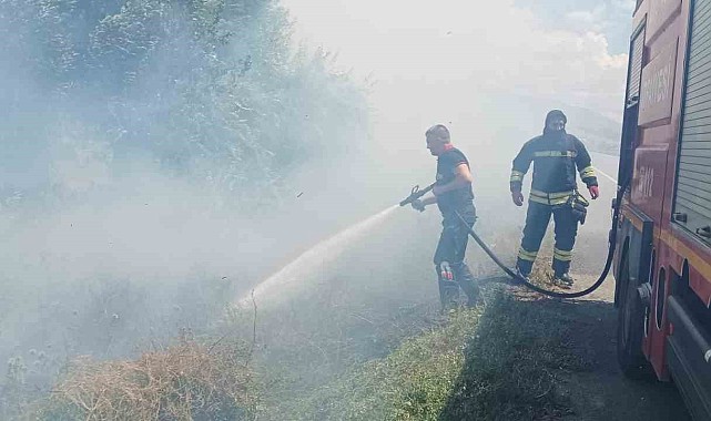 Örtü yangını büyümeden söndürüldü