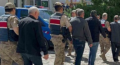 Rüşvete karışan köy muhtarları görevden alındı