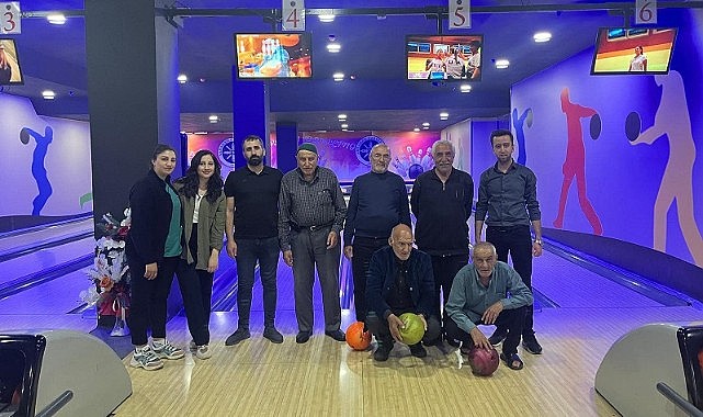 Sosyal Hizmetler etkinlik diye yaşlılara bowling oynattı