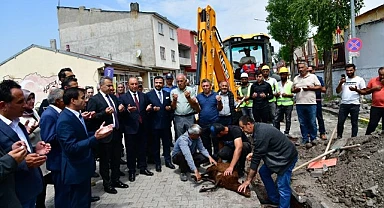 Vekil Koç, “Sözümüzü tuttuk, Hanak’ta doğalgaz çalışması başladı”