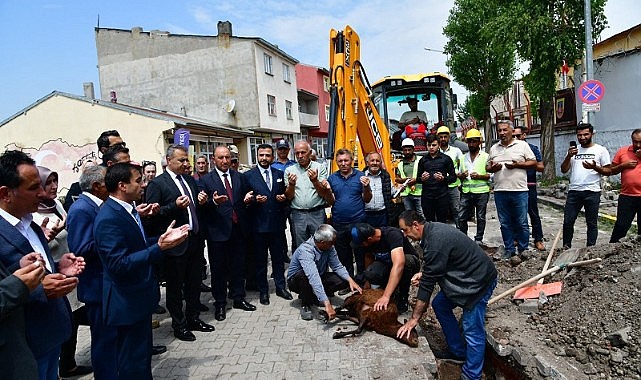 Vekil Koç, “Sözümüzü tuttuk, Hanak’ta doğalgaz çalışması başladı”