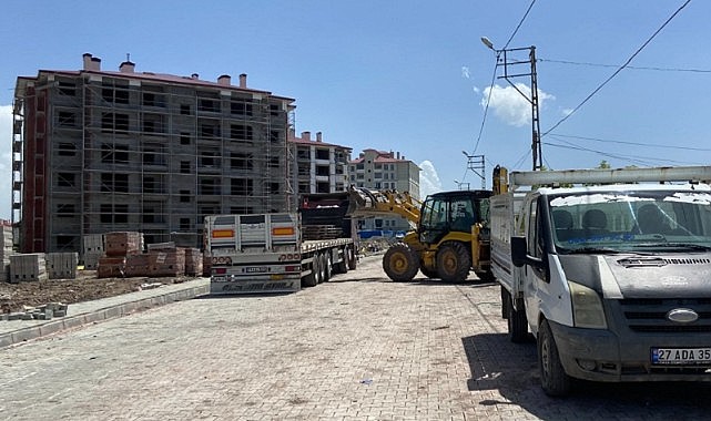 Yenimahalle sakinleri; "TOKİ çalışıyor, bizim Belediye yatıyor"