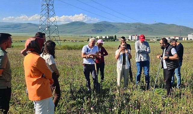 Ziraat Mühendisleri toprak analizi yaptı