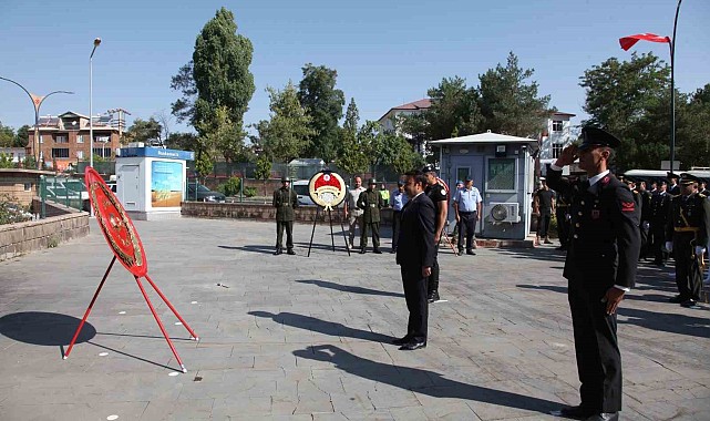 Ahlat'ta 30 Ağustos Zafer Bayramı törenle kutlandı