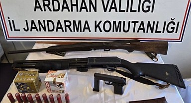 Ardahan'da ruhsatsız silahlar ele geçirildi
