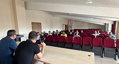 Ardahan’da “Türkiye Yüzyılı Maarif Modeli” eğitici eğitimi toplantısı yapıldı