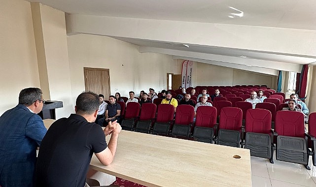 Ardahan’da “Türkiye Yüzyılı Maarif Modeli” eğitici eğitimi toplantısı yapıldı
