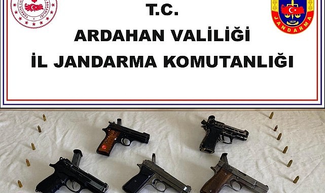 Ardahan'da uyuşturucu ve silah operasyonu: İki kişi gözaltına alındı