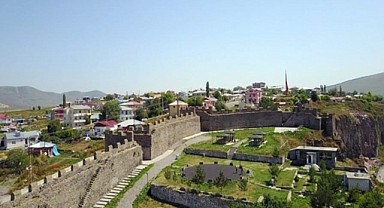 Ardahan Kalesi geçici olarak ziyarete kapatıldı