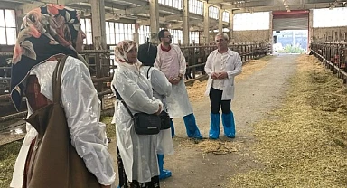 Ardahanlı kadın üreticiler, üniversitenin uygulamalı çiftliğini gezdi