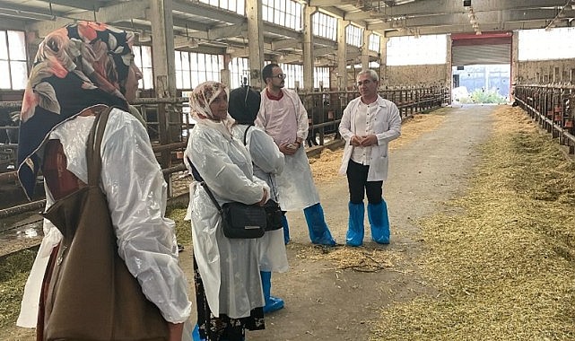 Ardahanlı kadın üreticiler, üniversitenin uygulamalı çiftliğini gezdi