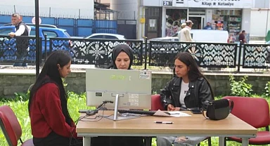 ARÜSEM yüzlerce öğrenciye YKS danışmanlığı yaptı