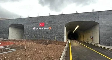 Aşık Şenlik Tüneli'nde trafik kapatıldı