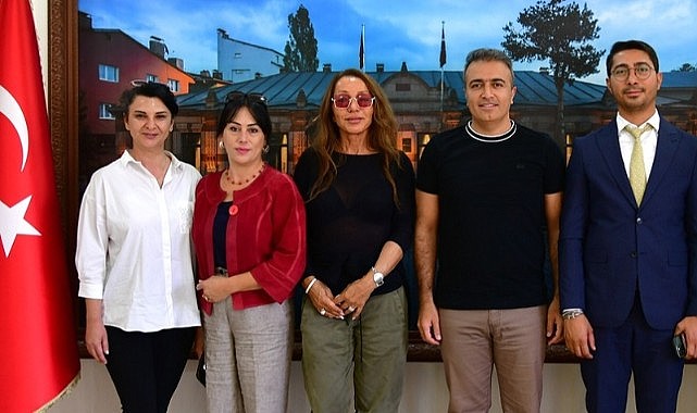 Başkan Çamliyurt, Belediye çalışmaları hakkında Vali Çiçek’e bilgi verdi